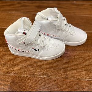 Brand new fila boy shoes size 13
